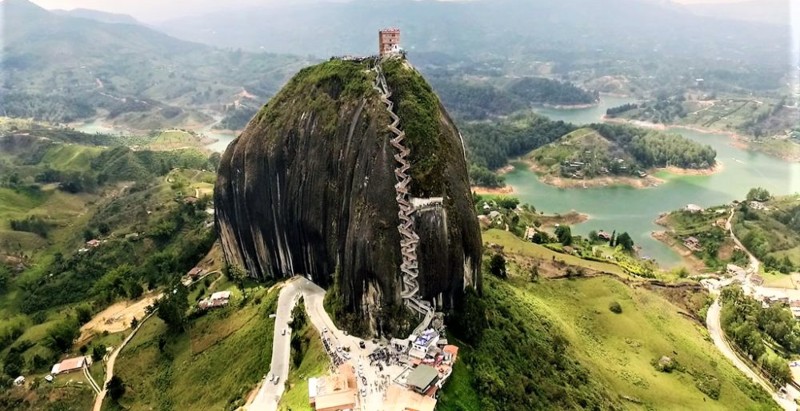 Tour Guatapé Piedra del Peñol